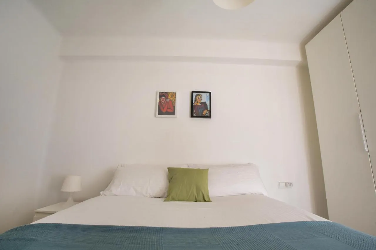 Holidays2Malaga Alta City Center Renovated 2 Bedrooms Apartment Wifi