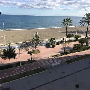 Piso Frente Al Mar Primera Linea De Playa En Con Parking Gratuito Apartamento