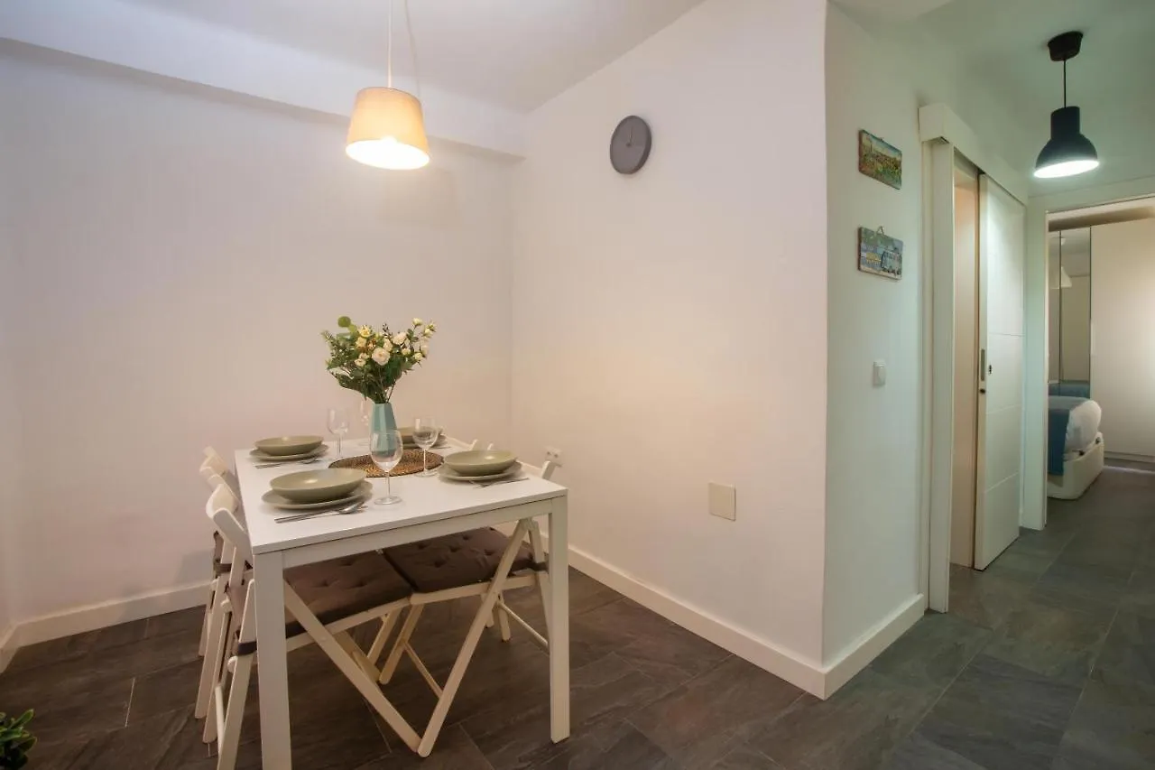 Holidays2Malaga Alta City Center Renovated 2 Bedrooms Apartment Wifi