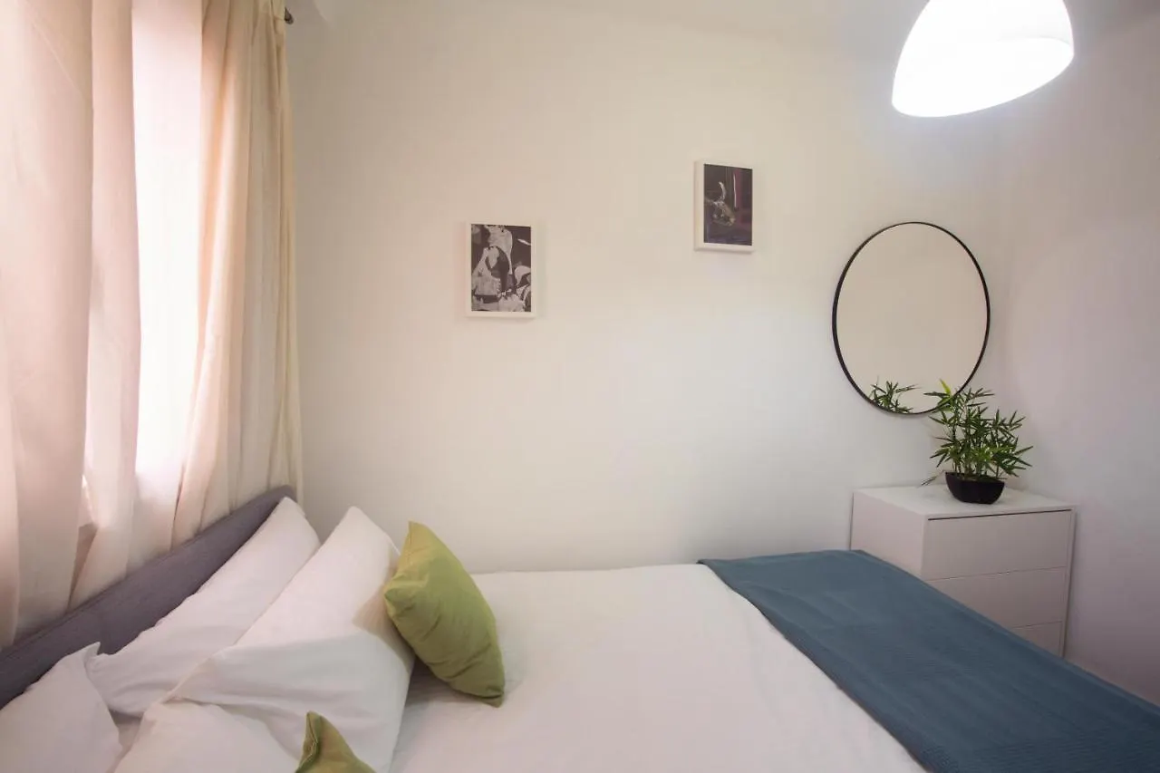 Holidays2Malaga Alta City Center Renovated 2 Bedrooms Apartment Wifi