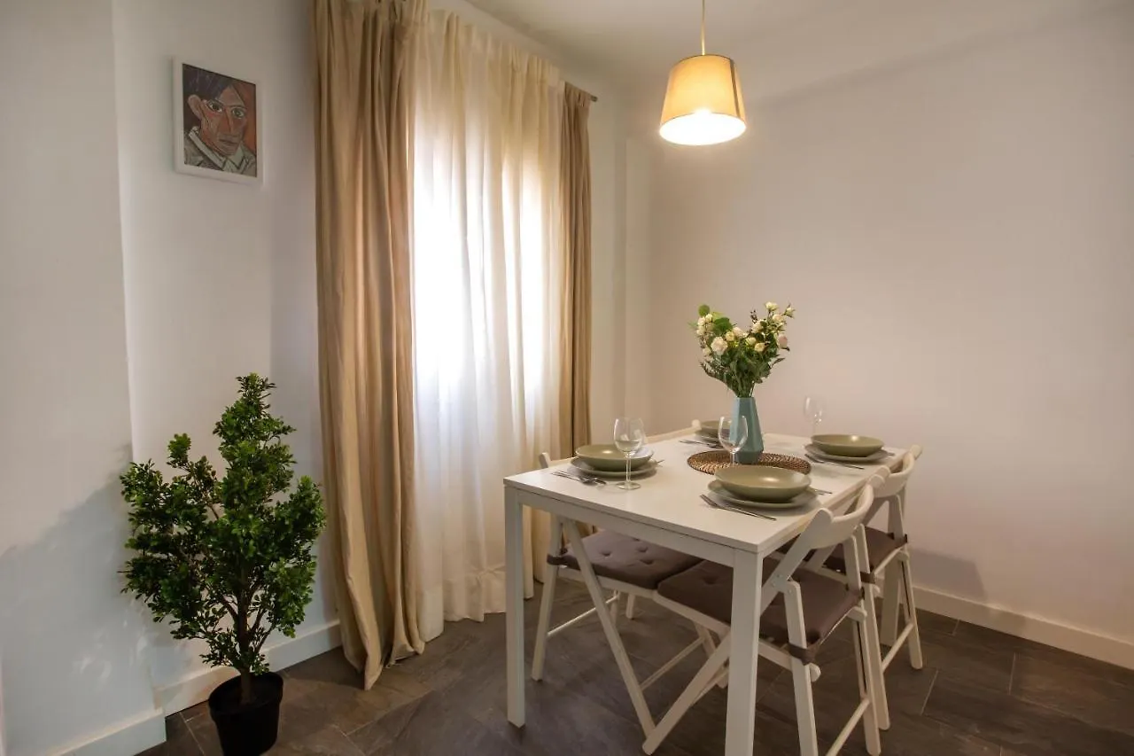 Holidays2Malaga Alta City Center Renovated 2 Bedrooms Apartment Wifi